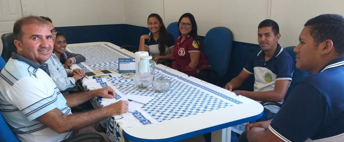 Alunos da Escola Antônio Bernardo visitam Câmara