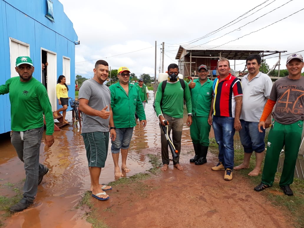 Vereadores Acompanham trabalhos no Morro da Macaca.