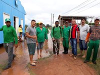 Vereadores Acompanham trabalhos no Morro da Macaca.