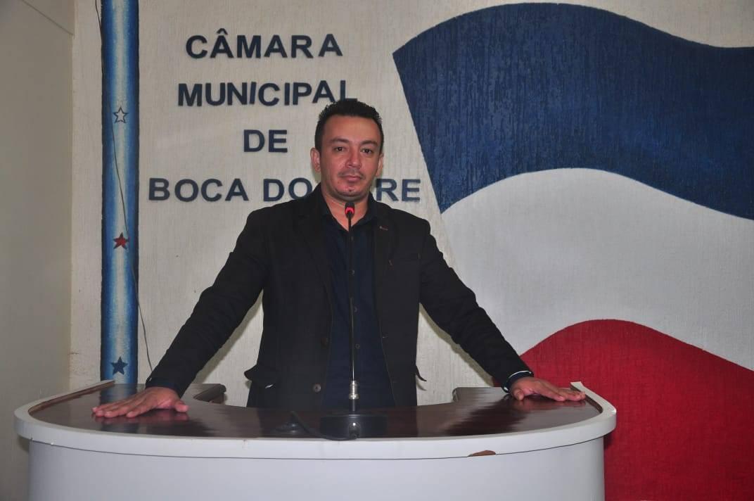 Vereador Andricio Castro solicita cadeiras motorizadas para deficientes físicos do município 